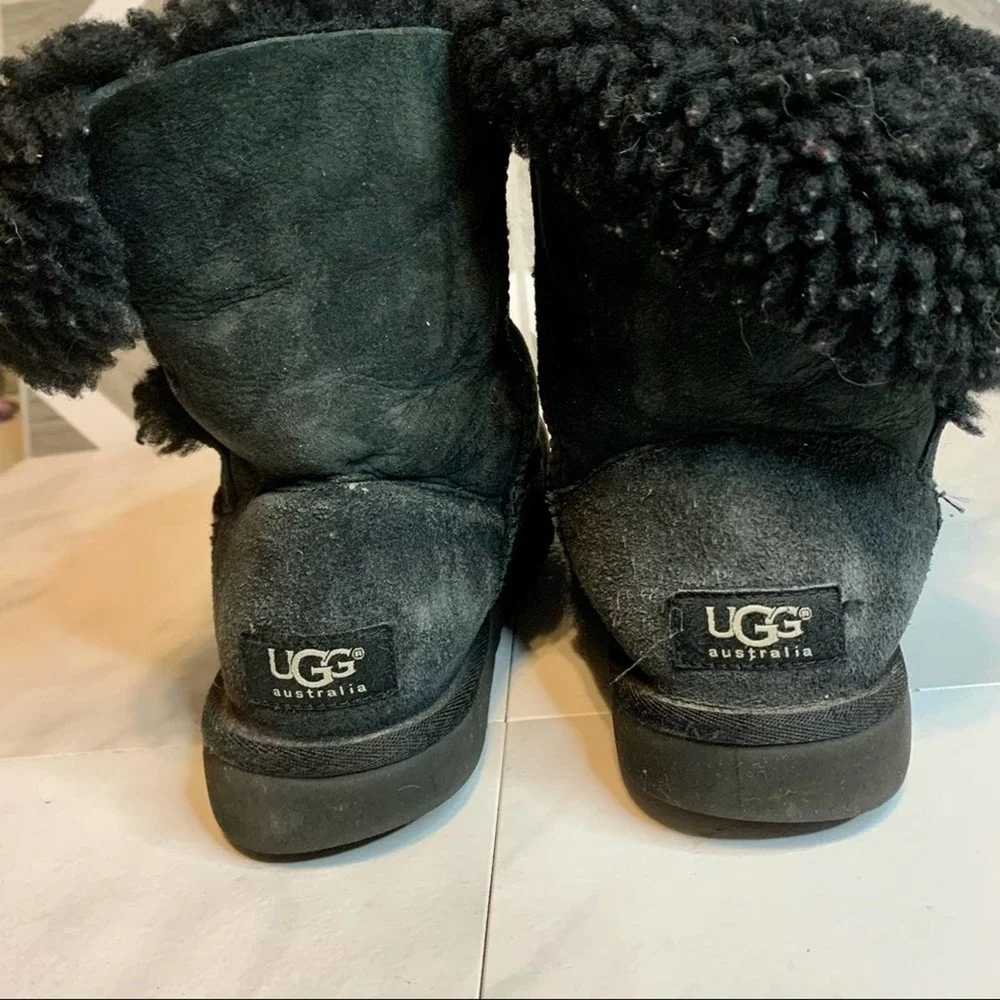 Ugg Bailey button boots black women’s size 5